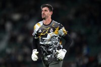 Courtois enciende las alarmas en el entrenamiento del Real Madrid Courtois enciende las alarmas en el entrenamiento del Real Madrid