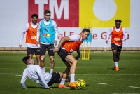 Última hora sobre César Tàrrega en el entrenamiento del Valencia Última hora sobre César Tàrrega en el entrenamiento del Valencia