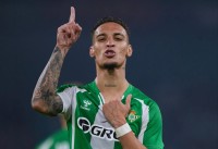 Ya hay respuesta del Comité de Disciplina por la roja a Antony ¿Baja en el derbi ante el Sevilla?