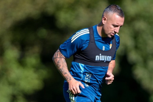 Cazorla será titular ante el Atlético de Madrid