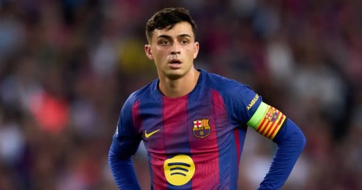 Pedri se retira por molestias musculares