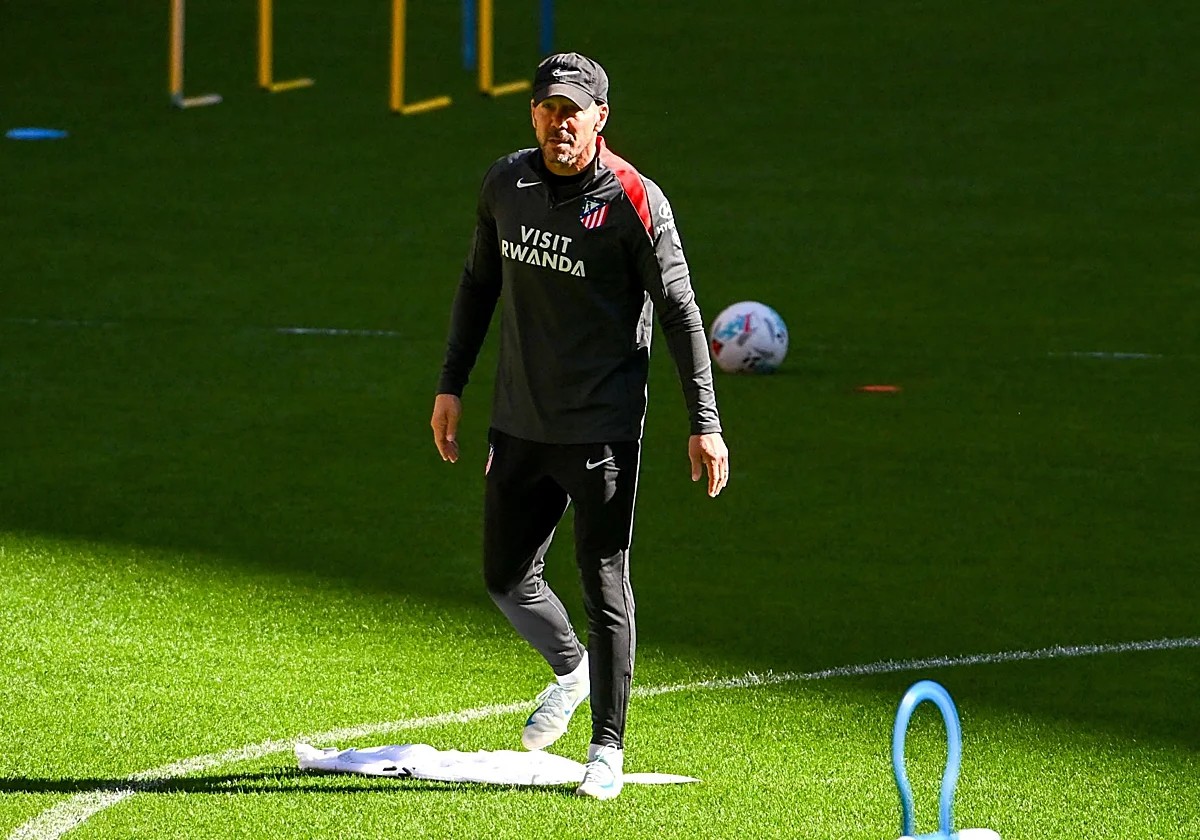 Simeone ensaya once para enfrentarse al Athletic