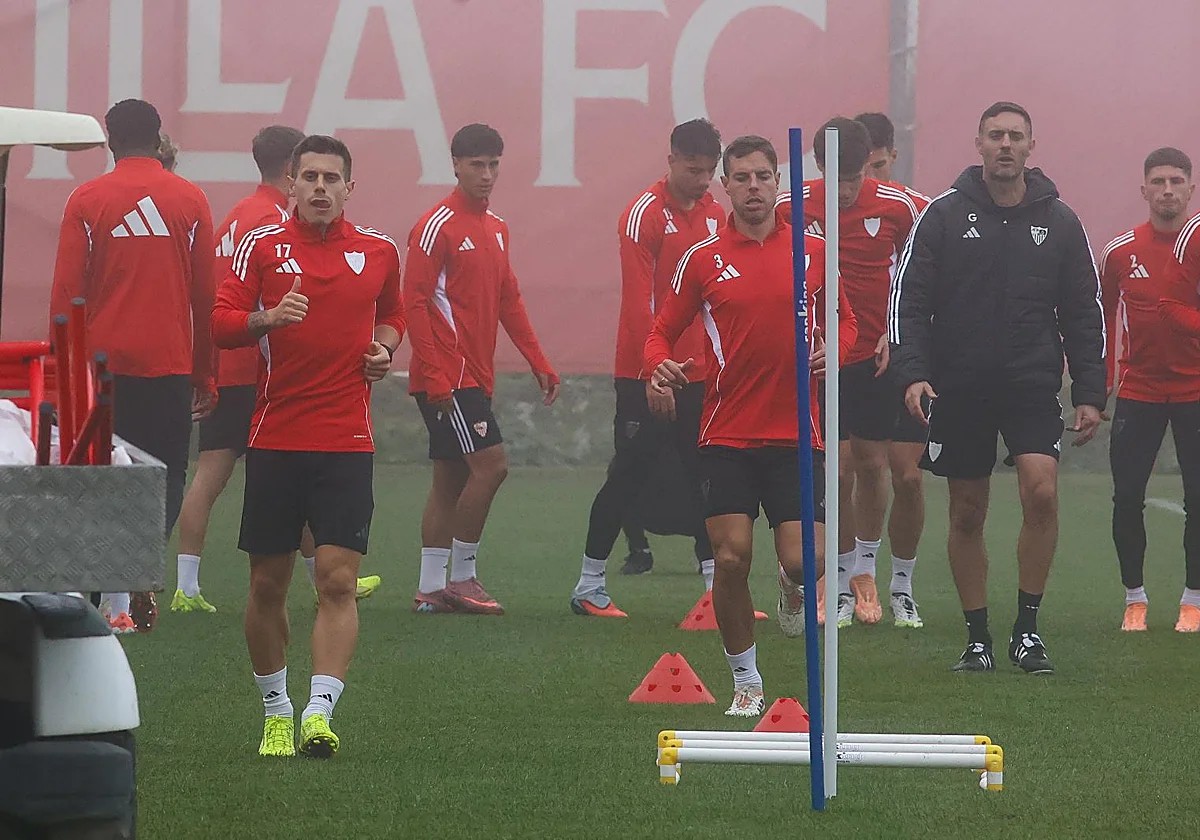 El Sevilla suma una nueva baja en el entrenamiento de este sábado y ya son siete