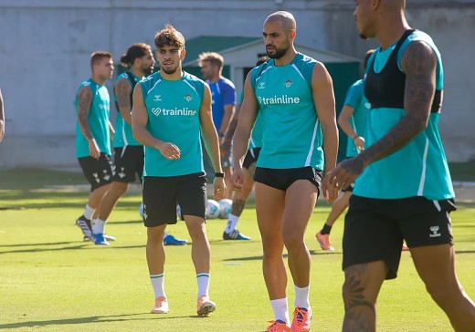 Alarma en el Betis con Abde y Amrabat ante el Rayo Vallecano por la Copa África Alarma en el Betis con Abde y Amrabat ante el Rayo Vallecano por la Copa África
