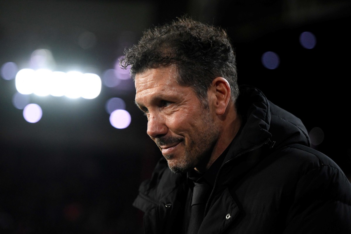 Simeone sobre Julián, Sorloth, Pubill, Nico González, Giuliano, Oblak, Barrios y Nahuel Molina