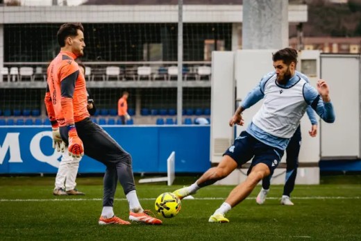 Malas noticias en la Real con Zubeldia y la duda de Sergio Francisco para enfrentarse al Girona