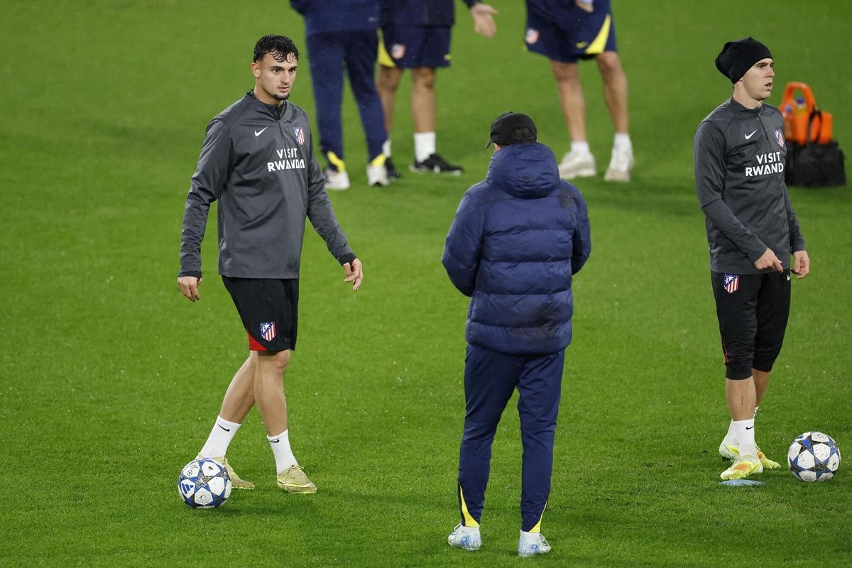 Simeone ensaya once para recibir al Valencia