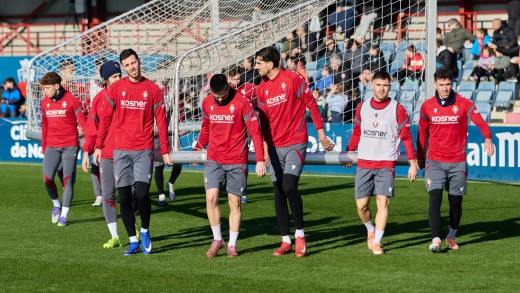Aimar Oroz, baja destacada en Osasuna y Javi Galán, principal novedad
