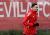 Vargas y Carmona la cara y cruz del entrenamiento del Sevilla