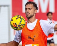 Novedades en el Valencia con las molestias de Copete y Foulquier