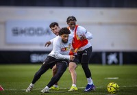 Hugo Duro y Danjuma encienden las alarmas en el Valencia Hugo Duro y Danjuma encienden las alarmas en el Valencia