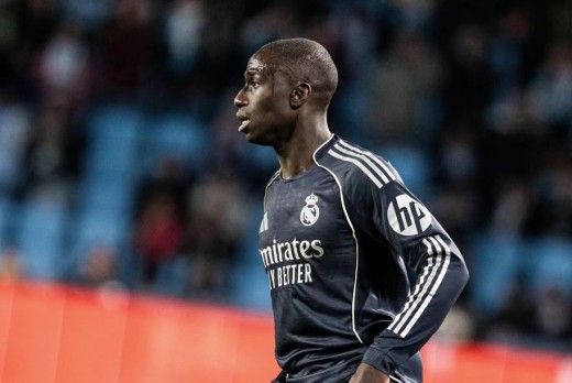 El motivo del cambio de Mendy en el descanso ante el Manchester City ¿Nueva lesión?
