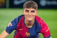 Gerard Martín enciende las alarmas en el Barça: sustituido al descanso por molestias