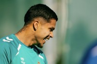 Pellegrini recupera efectivos: Cucho y Llorente entran en la lista para medirse al Madrid