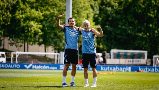 Real Sociedad mira a Vallecas pendiente de Aritz, Guedes y Karrikaburu