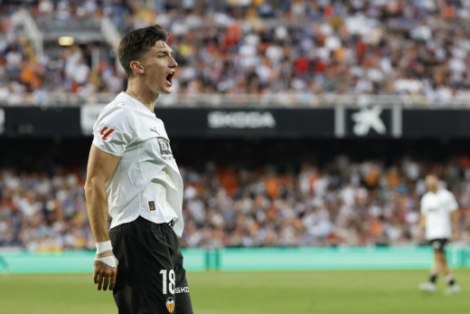 El Valencia crece con su nuevo kaiser en defensa