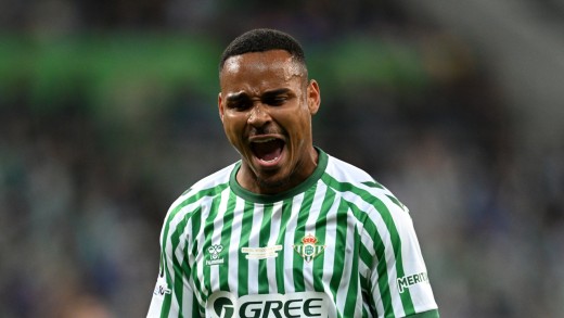 El Barcelona interesando en un central del Real Betis