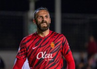 Guerra total por el goleador kosovar