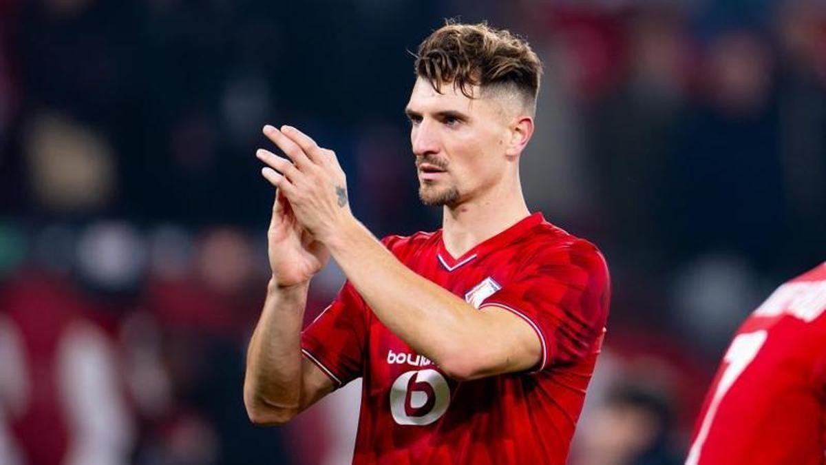 Correia sale, ¿Thomas Meunier entra?