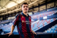 El Levante UD hace oficial su primer fichaje