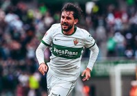 Chust se queda: el Elche lo ata hasta 2029 Chust se queda: el Elche lo ata hasta 2029