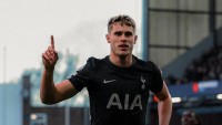 El Barça vigila un jugador del Tottenham El Barça vigila un jugador del Tottenham