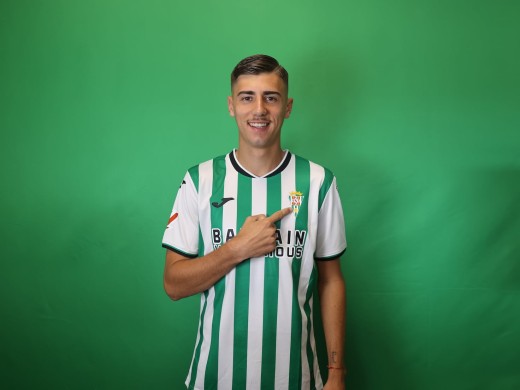 Dani Requena gana fuerza para el centro del campo granota