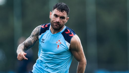 Javi Galán frena su pretemporada por una rotura leve en el Celta
