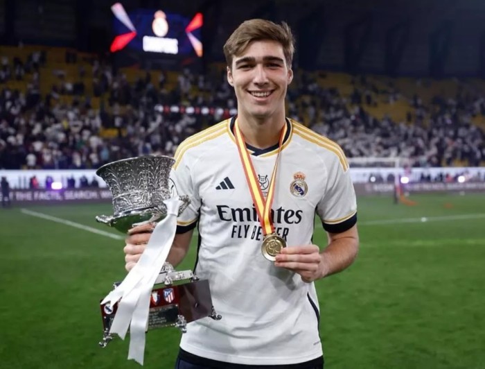 El Sevilla acelera por Fran González