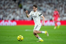 Bad news for Thiago Pitarch! Injured in the knee. Bad news for Thiago Pitarch! Injured in the knee.