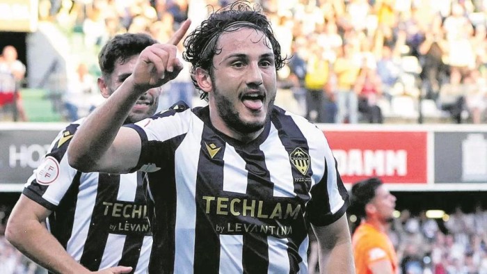 OFICIAL: El Getafe encuentra relevo en la medular con Kochorashvili