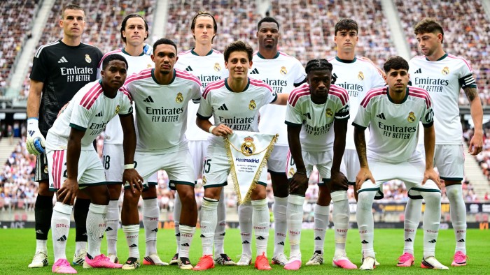 El Real Madrid deja escapar dos goles de ventaja ante la Fiorentina (2-2)