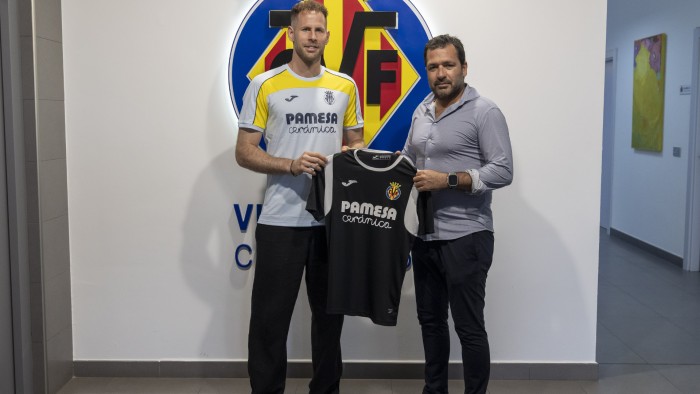 El Villarreal hace oficial su primer fichaje, un nuevo portero