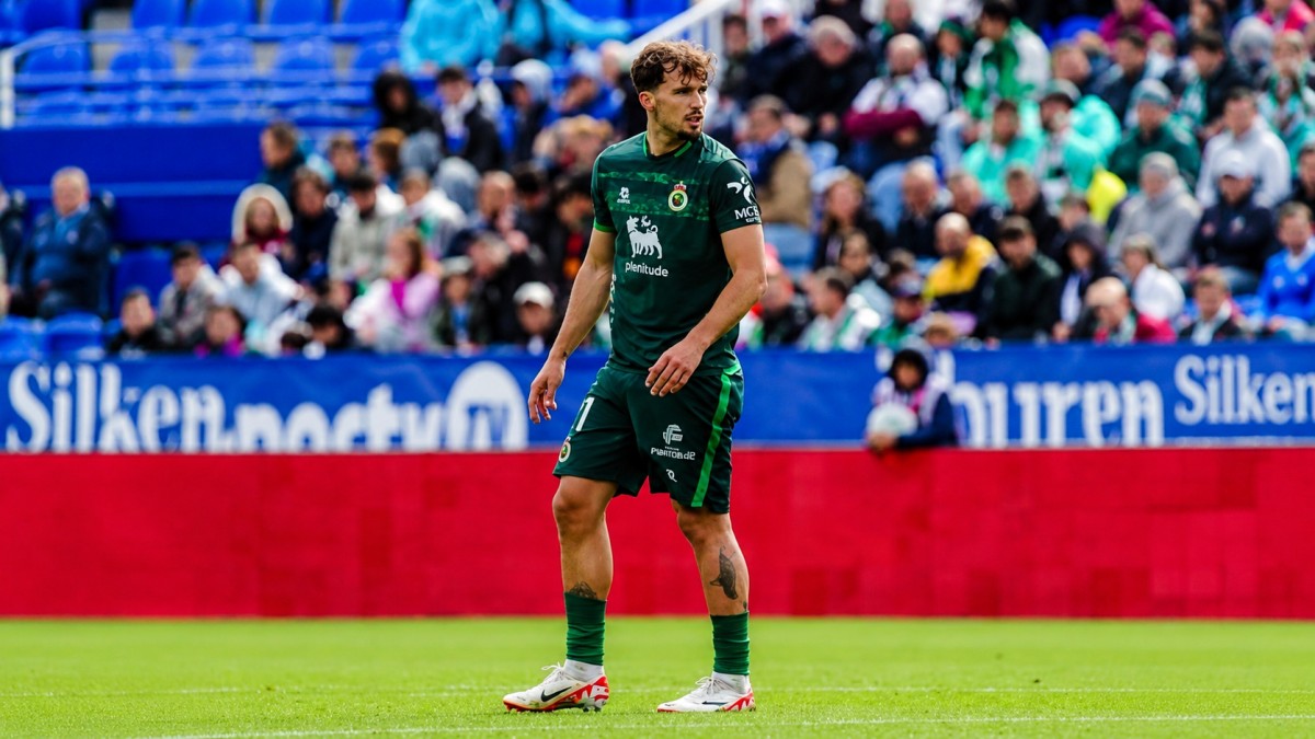 El Racing recupera a Pablo Ramón en propiedad: firma hasta 2029 y refuerza la defensa de José Alberto