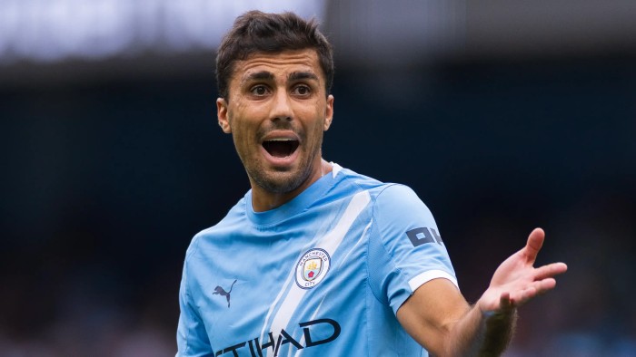 El Manchester City rechaza la oferta del Barcelona por Rodri