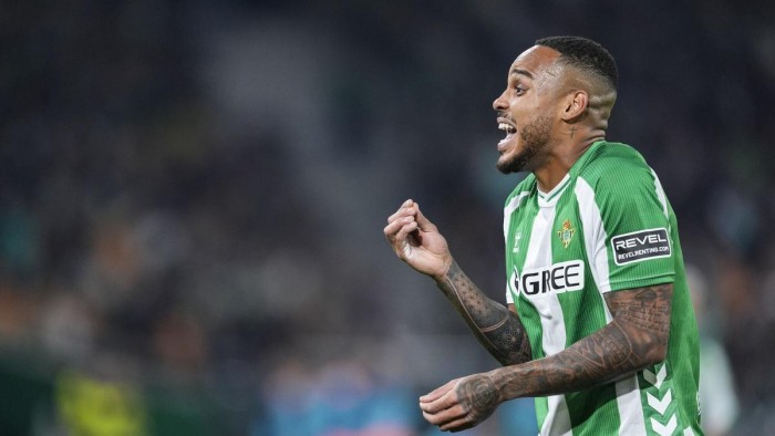 El Barcelona quiere el fichaje de Natan para reemplazar a Araujo