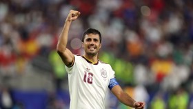 Barcelona raises its offer for Rodri and moves closer to Man City's price Barcelona raises its offer for Rodri and moves closer to Man City's price