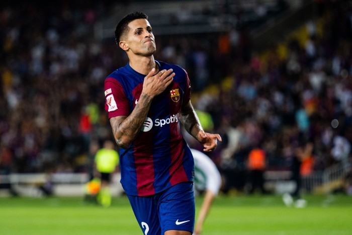 OFICIAL: Cancelo al Barça