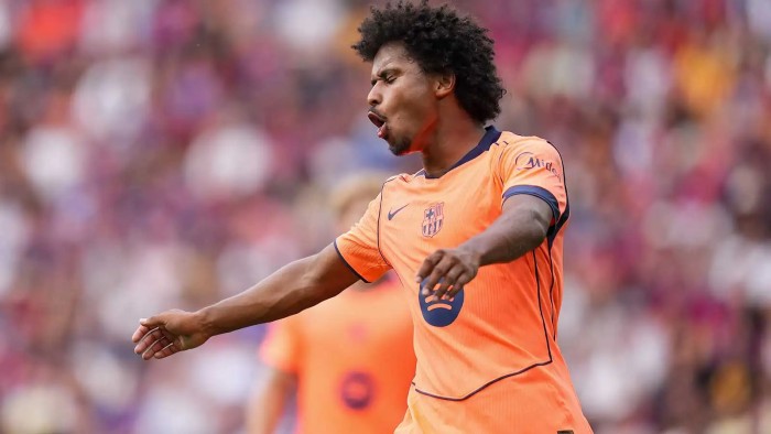 Adeyemi, Lamine y Raphinha podría ser el tridente titular para este inicio de campeonato