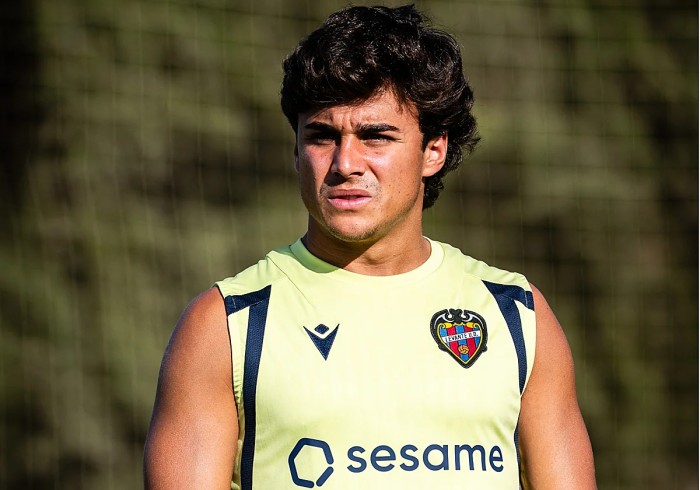 Carlos Álvarez se pone a tiro para el Sevilla