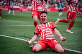 Arnau Martínez paves the way for his Valencia move through 2031