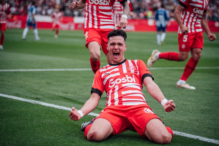 Arnau Martínez encarrila su llegada al Valencia hasta 2031
