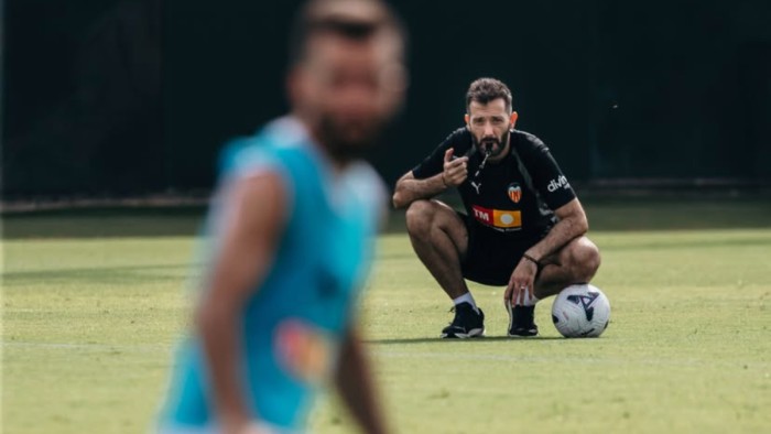 El Valencia trabaja con cuatro incógnitas antes de recibir al Deportivo