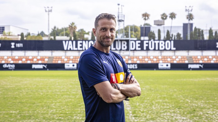 Óscar Sánchez recupera a Guido y Rioja y habla de la cantera antes del Alavés