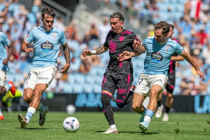 Giráldez sorprende con el once ante el Omonia y deja varias pistas importantes para Fantasy