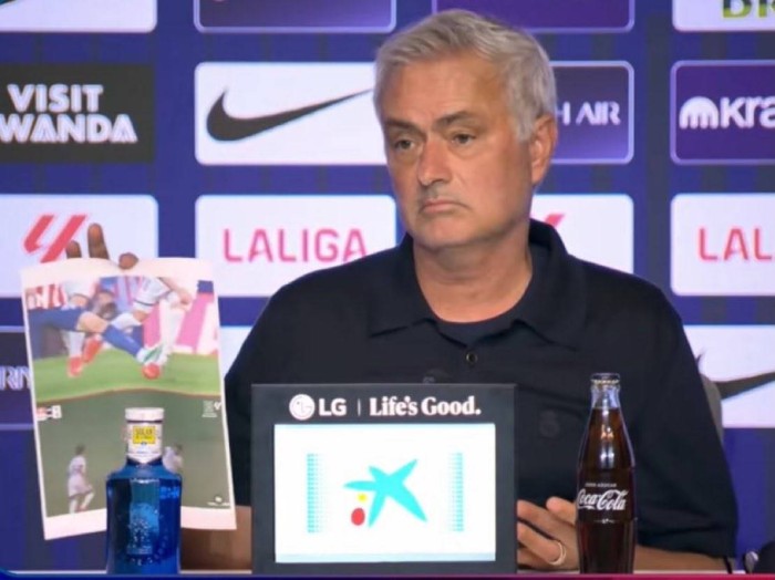 Mourinho habla de la expulsión de Huijsen y estalla contra los árbitros