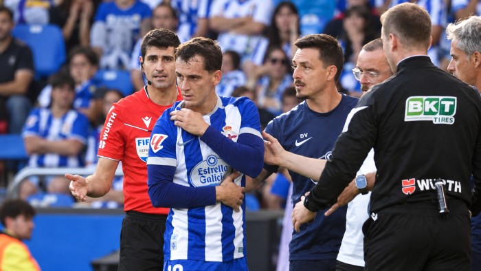 Casadó pasa por quirófano: el Deportivo pierde al centrocampista durante tres meses