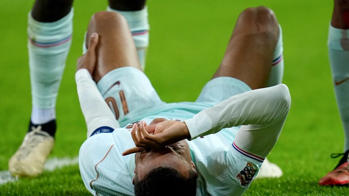 La baja de Mbappé abre una batalla inesperada