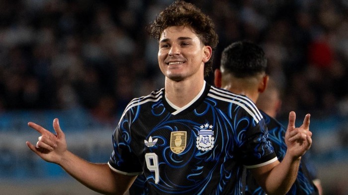Julián Álvarez vuelve a sonreír con Argentina