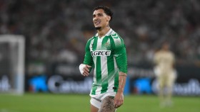Antony will start the match against Osasuna from the bench